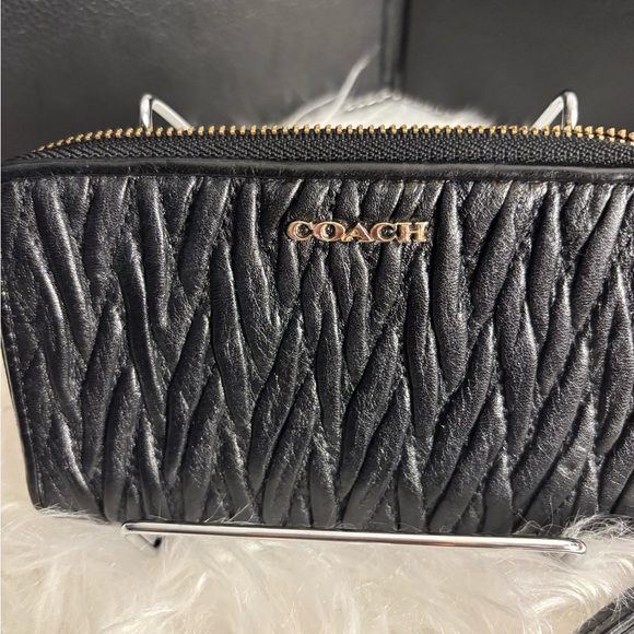 Coach Black Accordion Zip Wristlet w/ Quilted Leather - Picture 2 of 7